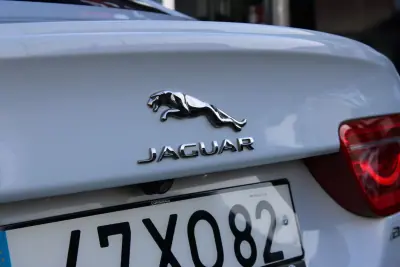 Jaguar XE 2018 - 17900 EUR, 184933 km - AUTO.MOTO.pt - 184933km - foto 16 de 18