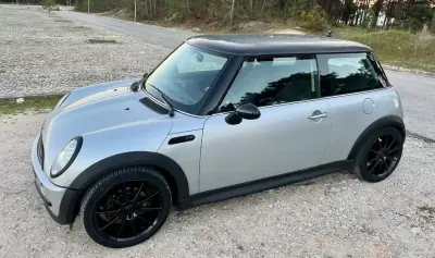 MINI One 2002 - 5499 EUR, 297000 km - AUTO.MOTO.pt - 297000km - foto 2 de 5