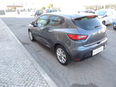 Renault Clio 2017 - 10950 EUR, 140000 km - AUTO.MOTO.pt - 140000km - foto 6 de 15