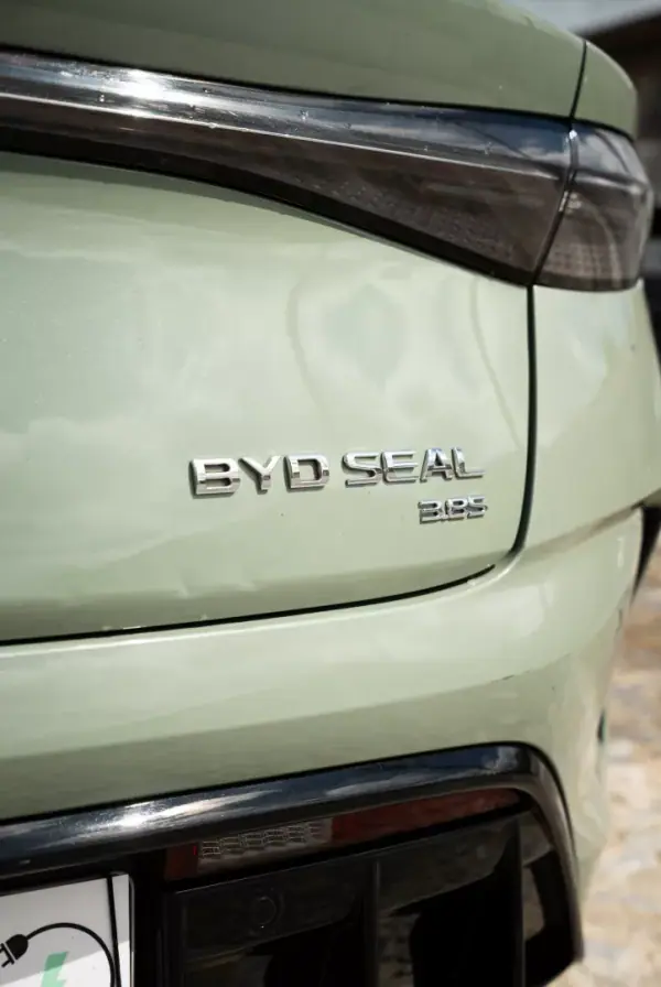 BYD Seal 2024 - 40900 EUR, 90000 km - AUTO.MOTO.pt - 90000km - foto 16 de 32