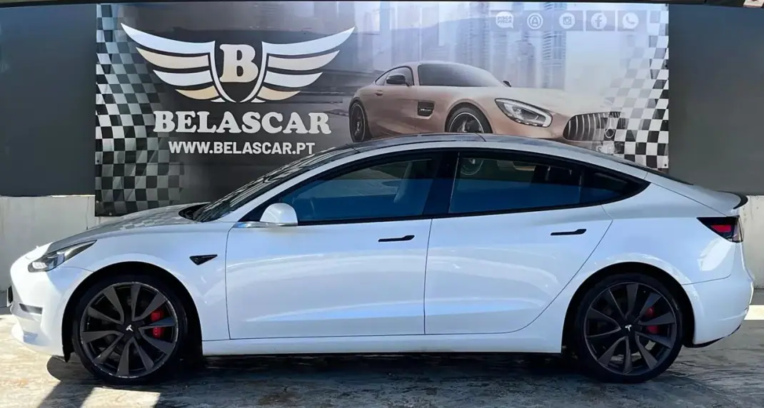 Tesla Model 3 2020 - 23900 EUR, 107000 km - AUTO.MOTO.pt - 107000km - foto 4 de 14