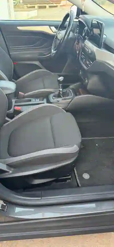 Ford Focus SW 2019 - 14650 EUR, 110600 km - 110600km - foto 6 de 15