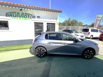 Peugeot e-208 2025 — foto 5 de 13
