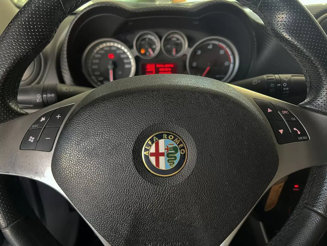 Alfa Romeo MiTo 2013 - 6800 EUR, 205649 km - AUTO.MOTO.pt - 205649km - foto 18 de 22