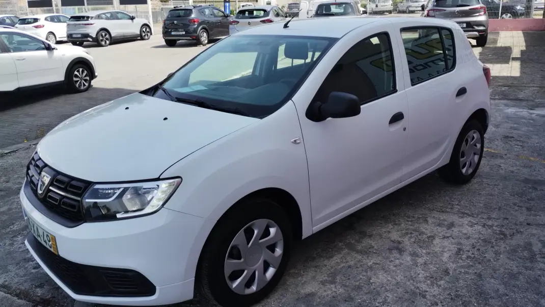 Dacia Sandero 2019 - 8950 EUR, 124000 km - AUTO.MOTO.pt - 124000km - foto 8 de 34