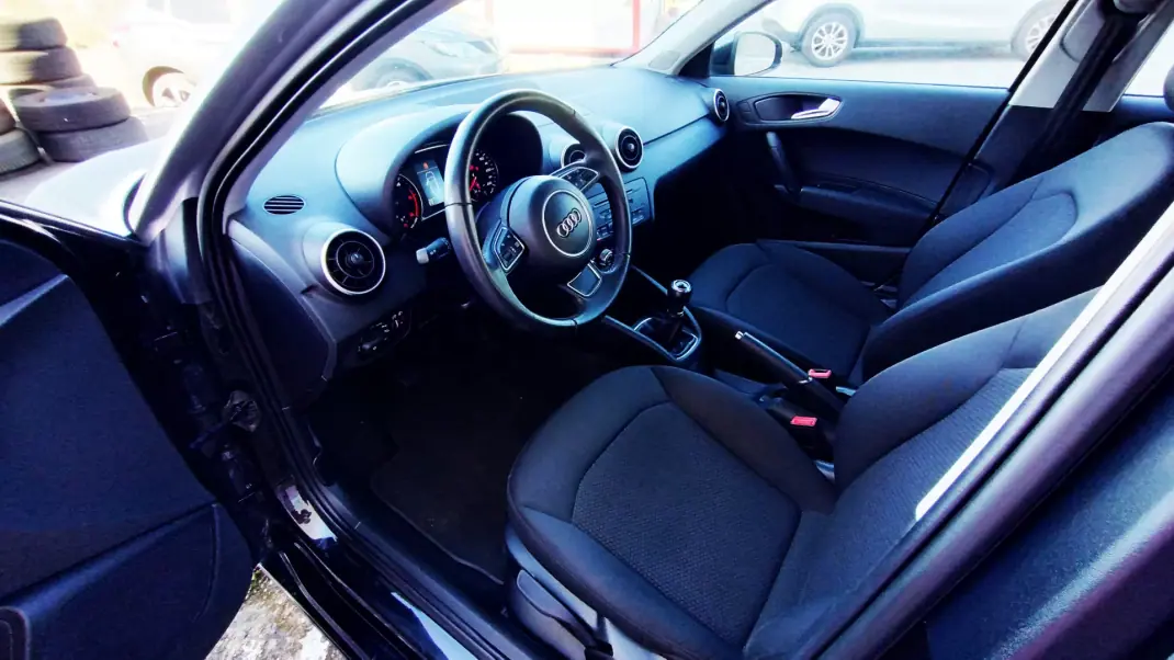 Audi A1 Sportback 2014 - 10999 EUR, 159000 km - AUTO.MOTO.pt - 159000km - foto 14 de 37