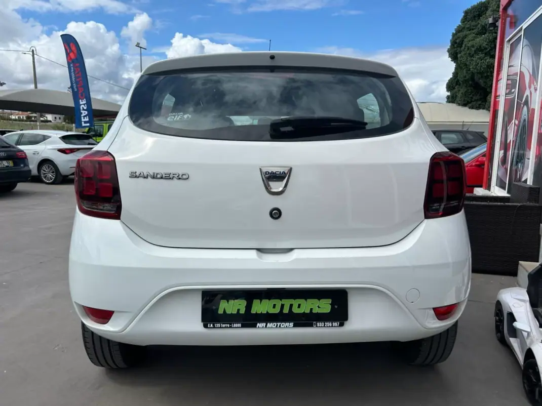 Dacia Sandero 2019 - 10947 EUR, 36000 km - AUTO.MOTO.pt - 36000km - foto 7 de 17
