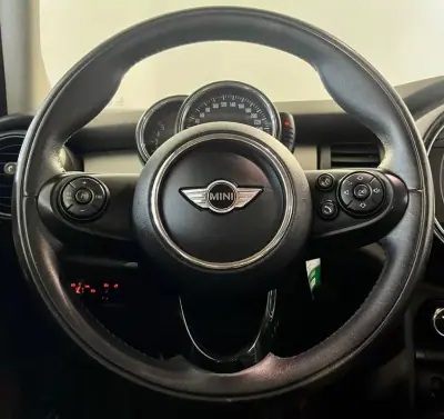 MINI 5 Portas 2016 - 12500 EUR, 146000 km - AUTO.MOTO.pt - 146000km - foto 10 de 32