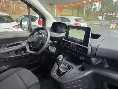 Peugeot PARTNER HDI 2020 - 13900 EUR, 99000 km - AUTO.MOTO.pt - 99000km - foto 17 de 22