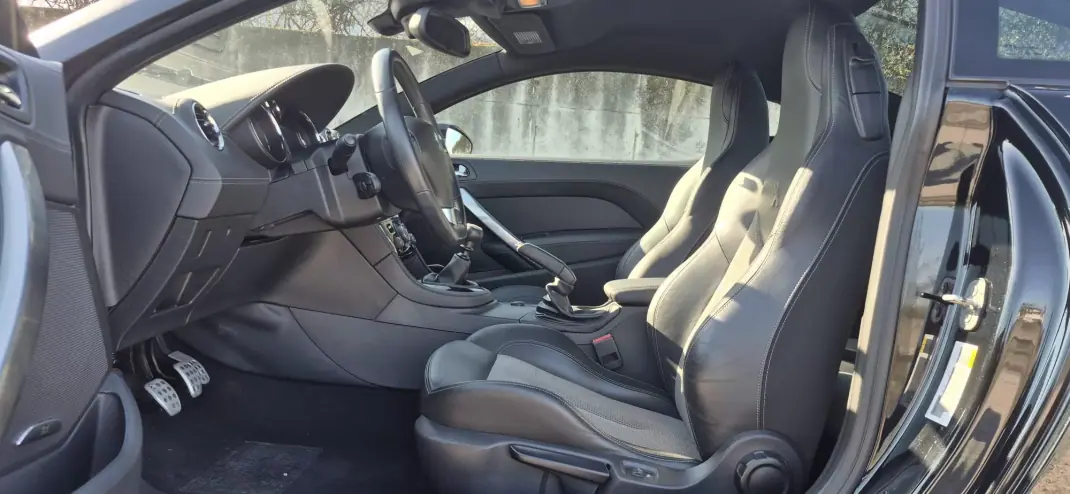 Peugeot RCZ 2014 - 15750 EUR, 213000 km - AUTO.MOTO.pt - 213000km - foto 9 de 31