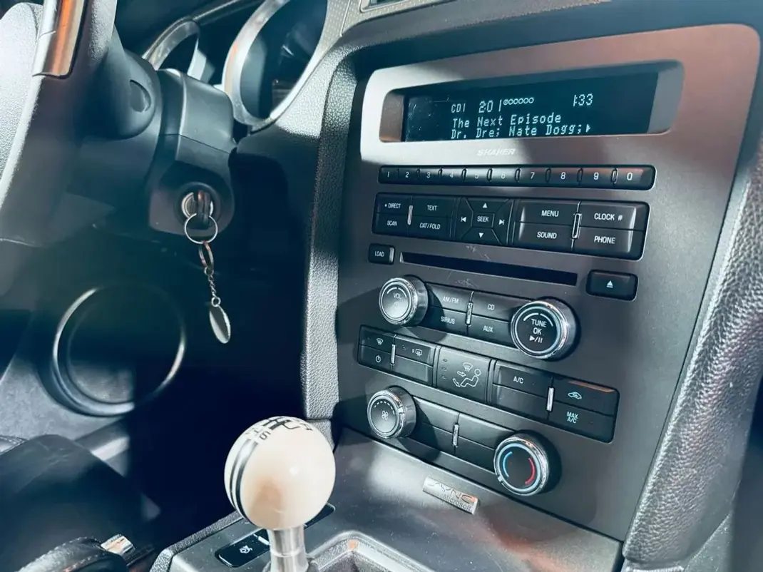 Shelby GT500 2010 - 89990 EUR, 76489 km - AUTO.MOTO.pt - 76489km - foto 43 de 47