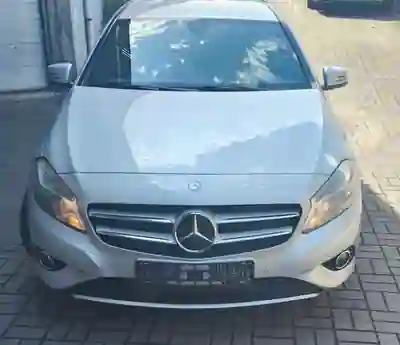 Mercedes-Benz A 180 2013 - 9990 EUR, 195000 km - AUTO.MOTO.pt - 195000km - foto 2 de 10