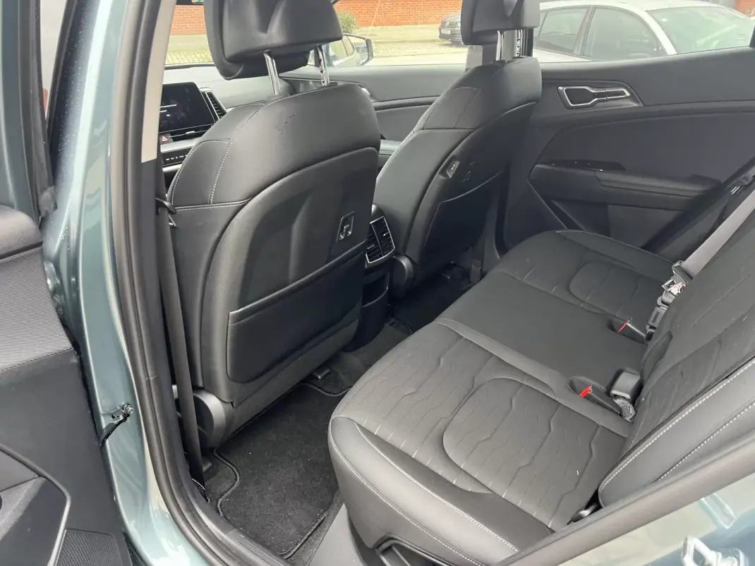 Kia Sportage 2025 - 41000 EUR, 10800 km - AUTO.MOTO.pt - 10800km - foto 8 de 21