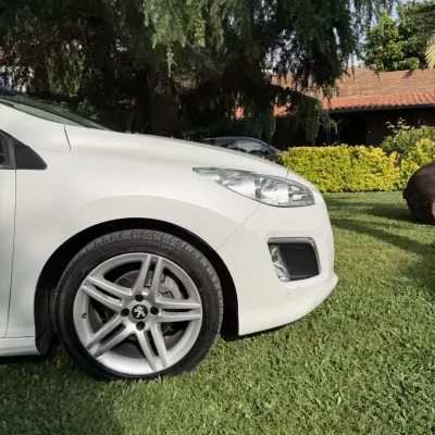 Peugeot 308 CC 2011 - 12990 EUR, 167000 km - AUTO.MOTO.pt - 167000km - foto 8 de 21