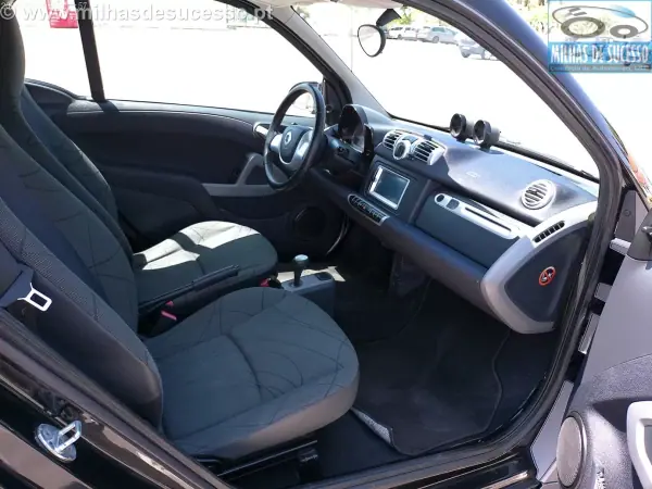 Smart ForTwo Coupé 2013 - 6850 EUR, 151000 km - AUTO.MOTO.pt - 151000km - foto 10 de 20
