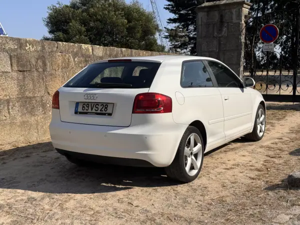 Audi A3 2010 - 7000 EUR, 243200 km - AUTO.MOTO.pt - 243200km - foto 3 de 12