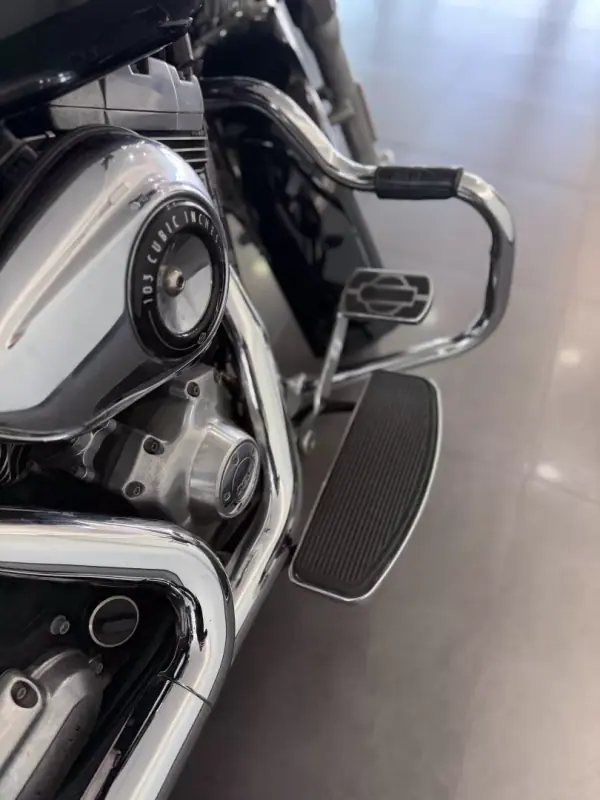 Harley-Davidson Dyna Low Rider S 2012 - 13000 EUR, 41000 km - AUTO.MOTO.pt - 41000km - foto 13 de 17