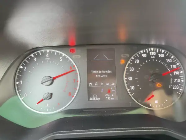 Renault Clio 2022 - 15800 EUR, 44983 km - AUTO.MOTO.pt - 44983km - foto 13 de 17
