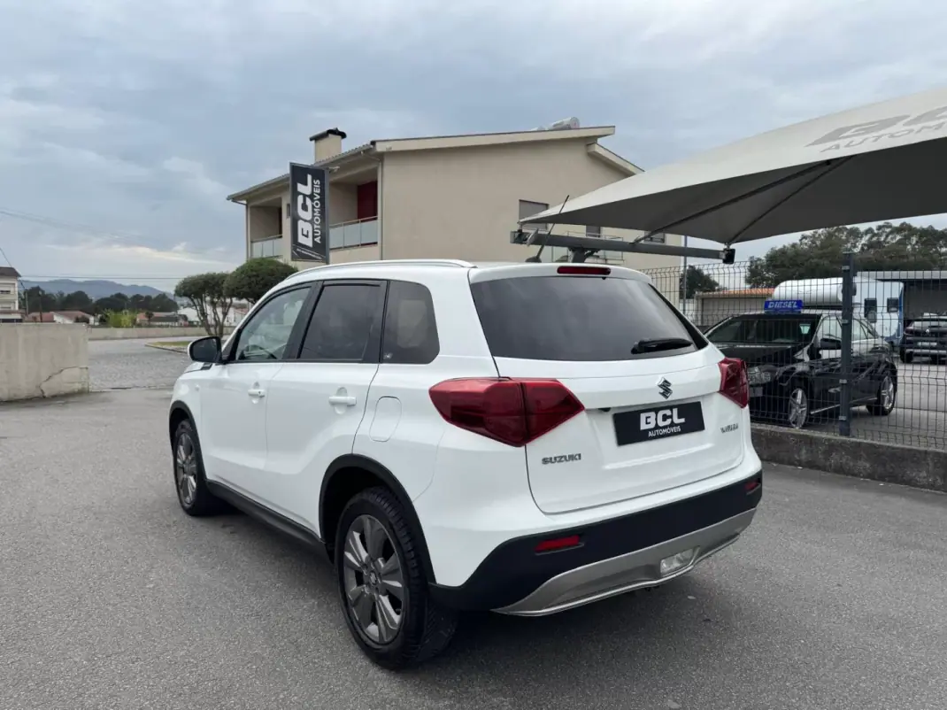 Suzuki Vitara 2019 - 15990 EUR, 77000 km - AUTO.MOTO.pt - 77000km - foto 5 de 32
