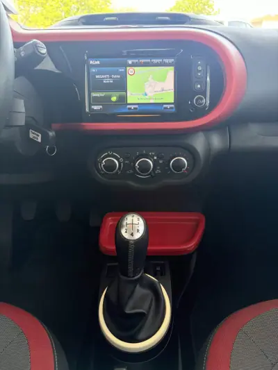 Renault Twingo 2015 - 8990 EUR, 146658 km - AUTO.MOTO.pt - 146658km - foto 11 de 12