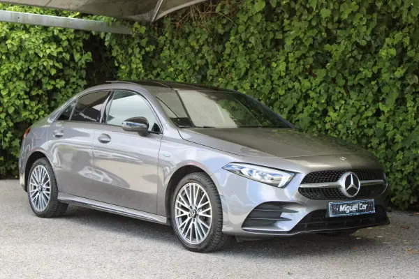 Mercedes-Benz A 250 Limousine e AMG Line 2020 Híbrido Plug-In — 81 766 km Mercedes-Benz A 250 Limousine e AMG Line 2020 Híbrido Plug-In