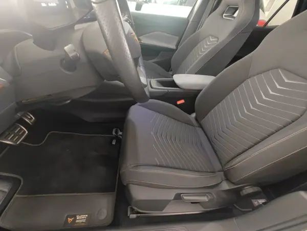 Cupra Born 2022 - 24900 EUR, 77000 km - AUTO.MOTO.pt - 77000km - foto 7 de 16