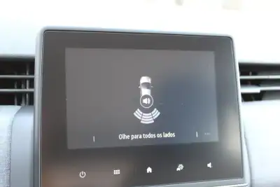 Renault Clio 2024 - 18750 EUR, 1753 km - AUTO.MOTO.pt - 1753km - foto 10 de 22