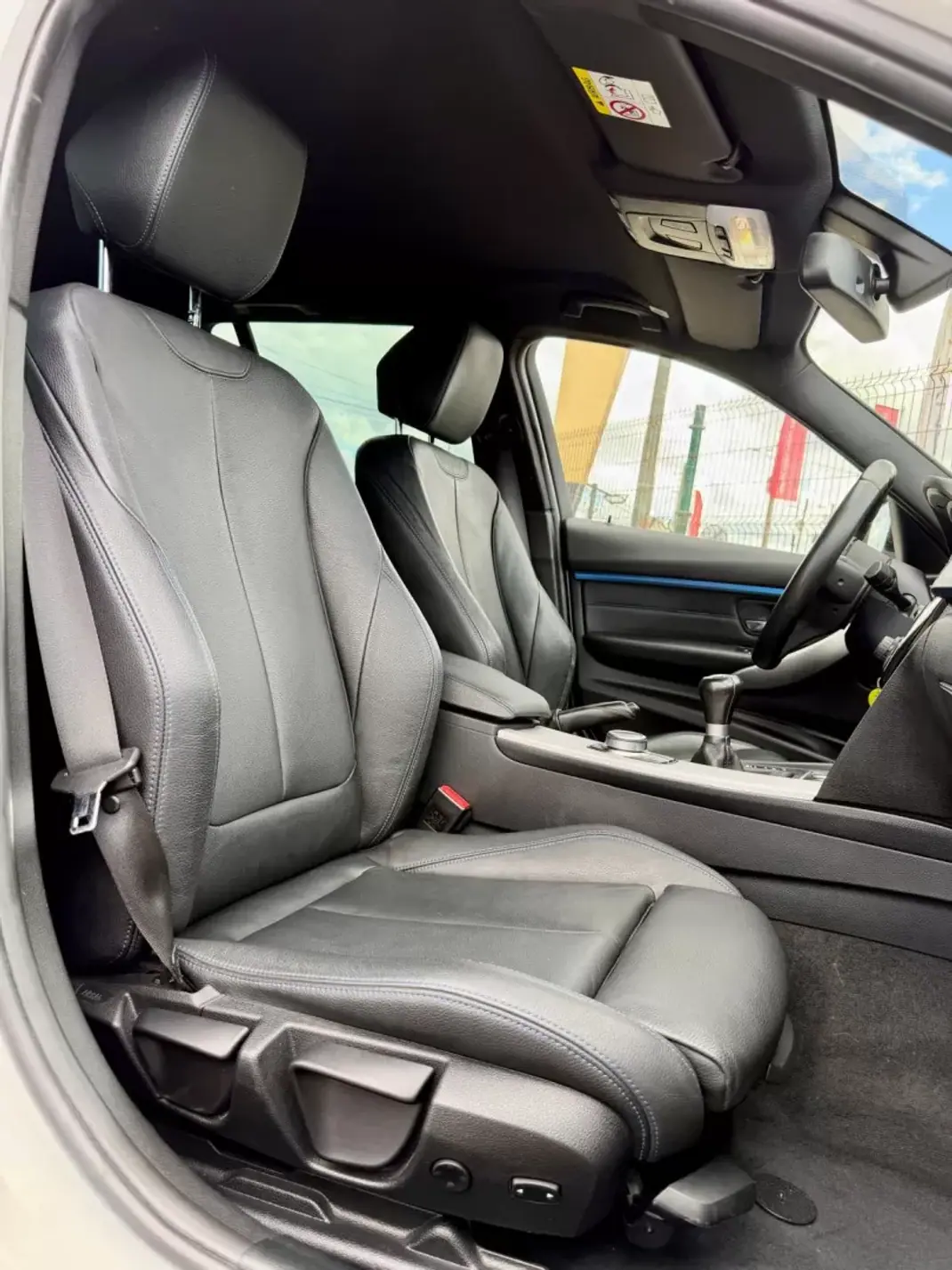 BMW 320 2019 - 23950 EUR, 152000 km - AUTO.MOTO.pt - 152000km - foto 32 de 34
