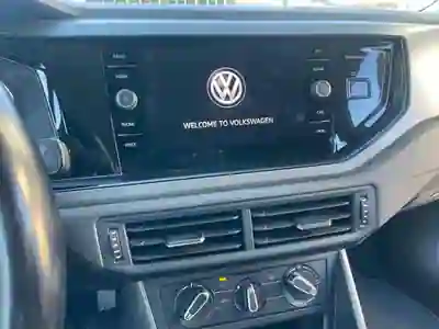 Volkswagen Polo 2018 - 10000 EUR, 175000 km - AUTO.MOTO.pt - 175000km - foto 2 de 13