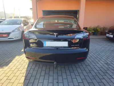 Tesla Model 3 2019 - 23500 EUR, 119000 km - AUTO.MOTO.pt - 119000km - foto 5 de 13