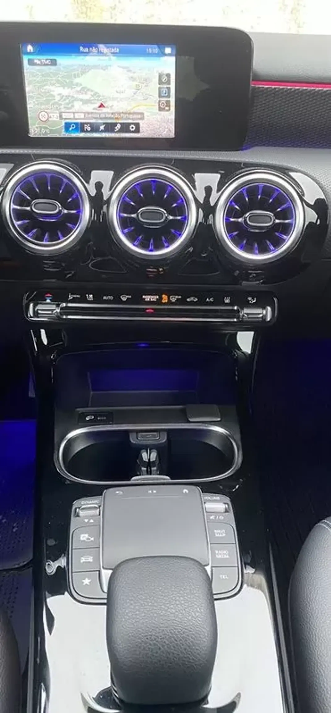 Mercedes-Benz A 250 2021 - 27900 EUR, 106000 km - AUTO.MOTO.pt - 106000km - foto 16 de 21