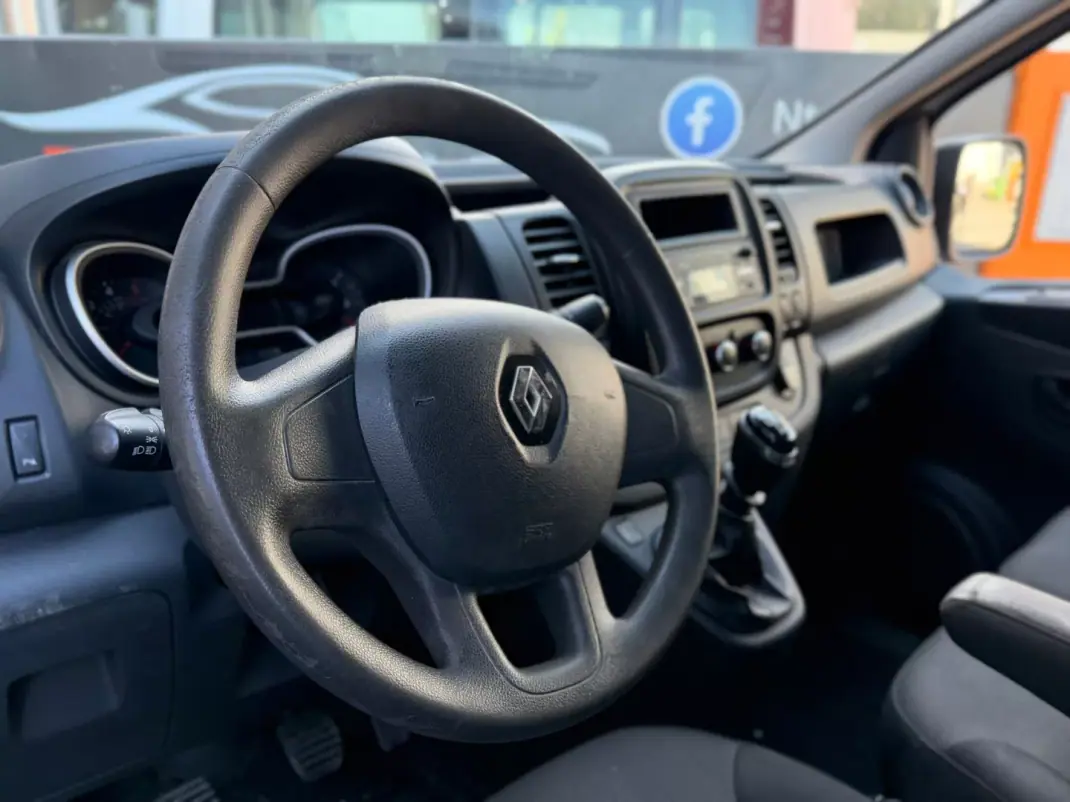Renault Trafic 2.0 dCi L1H1 1.0T 2019 - 12900 EUR, 201040 km - AUTO.MOTO.pt - 201040km - foto 4 de 12