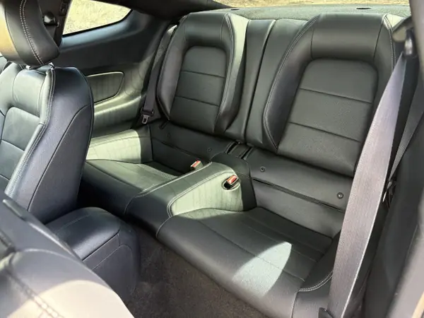 Ford Mustang 2017 - 32900 EUR, 97000 km - AUTO.MOTO.pt - 97000km - foto 9 de 12