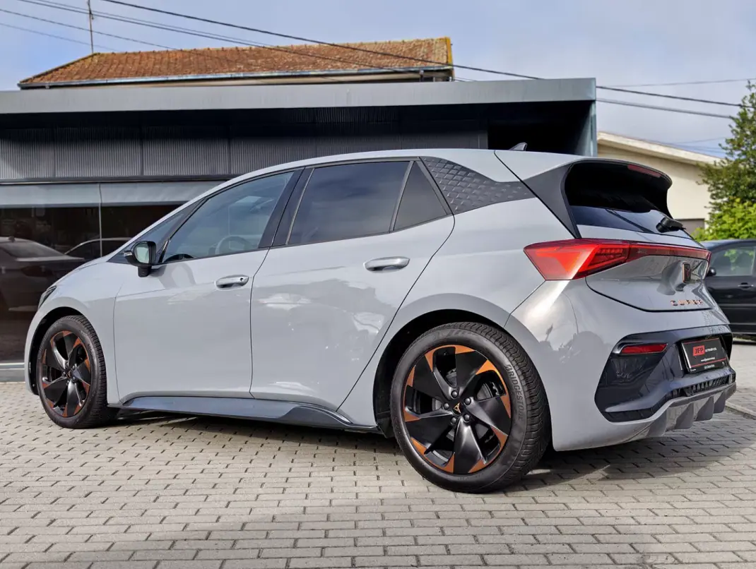 Cupra Born 2022 - 24900 EUR, 33000 km - 33000km - foto 9 de 19