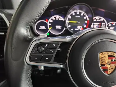 Porsche Cayenne 2020 - 74500 EUR, 67300 km - AUTO.MOTO.pt - 67300km - foto 31 de 40