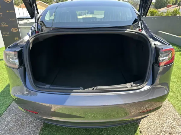 Tesla Model 3 2019 - 21900 EUR, 86000 km - AUTO.MOTO.pt - 86000km - foto 64 de 64