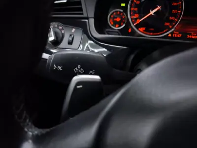 BMW 520 2015 - 19950 EUR, 244033 km - AUTO.MOTO.pt - 244033km - foto 28 de 46