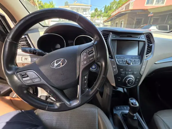 Hyundai Santa Fe 2014 - 14450 EUR, 205000 km - 205000km - foto 4 de 7