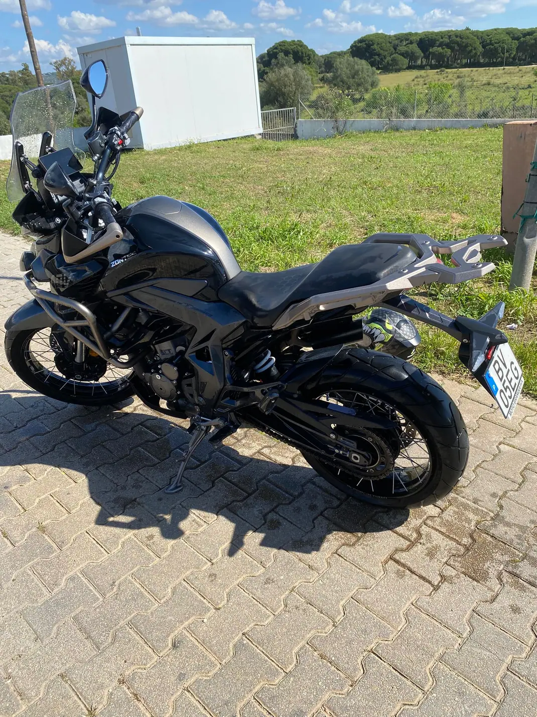 Zontes 310R 2025 - 4200 EUR, 7900 km - AUTO.MOTO.pt - 7900km - foto 2 de 4