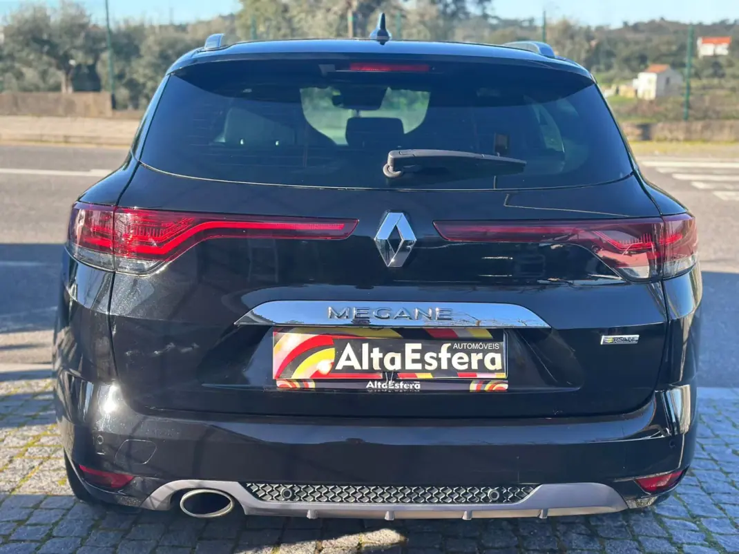 Renault Mégane 2021 - 19900 EUR, 72500 km - AUTO.MOTO.pt - 72500km - foto 3 de 25