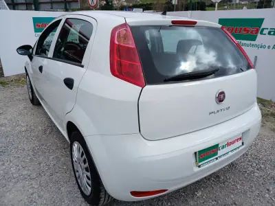 Fiat Punto 2016 - 7150 EUR, 156334 km - AUTO.MOTO.pt - 156334km - foto 11 de 24