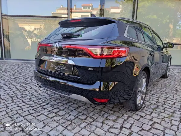 Renault Mégane Sport Tourer 2018 - 14900 EUR, 112000 km - AUTO.MOTO.pt - 112000km - foto 22 de 28
