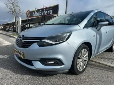 Opel Zafira 2018 - 13900 EUR, 128674 km - AUTO.MOTO.pt - 128674km - foto 2 de 36