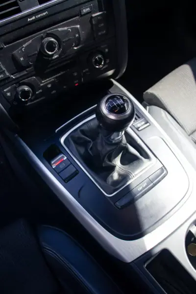Audi A5 2010 - 13950 EUR, 218325 km - 218325km - foto 8 de 9