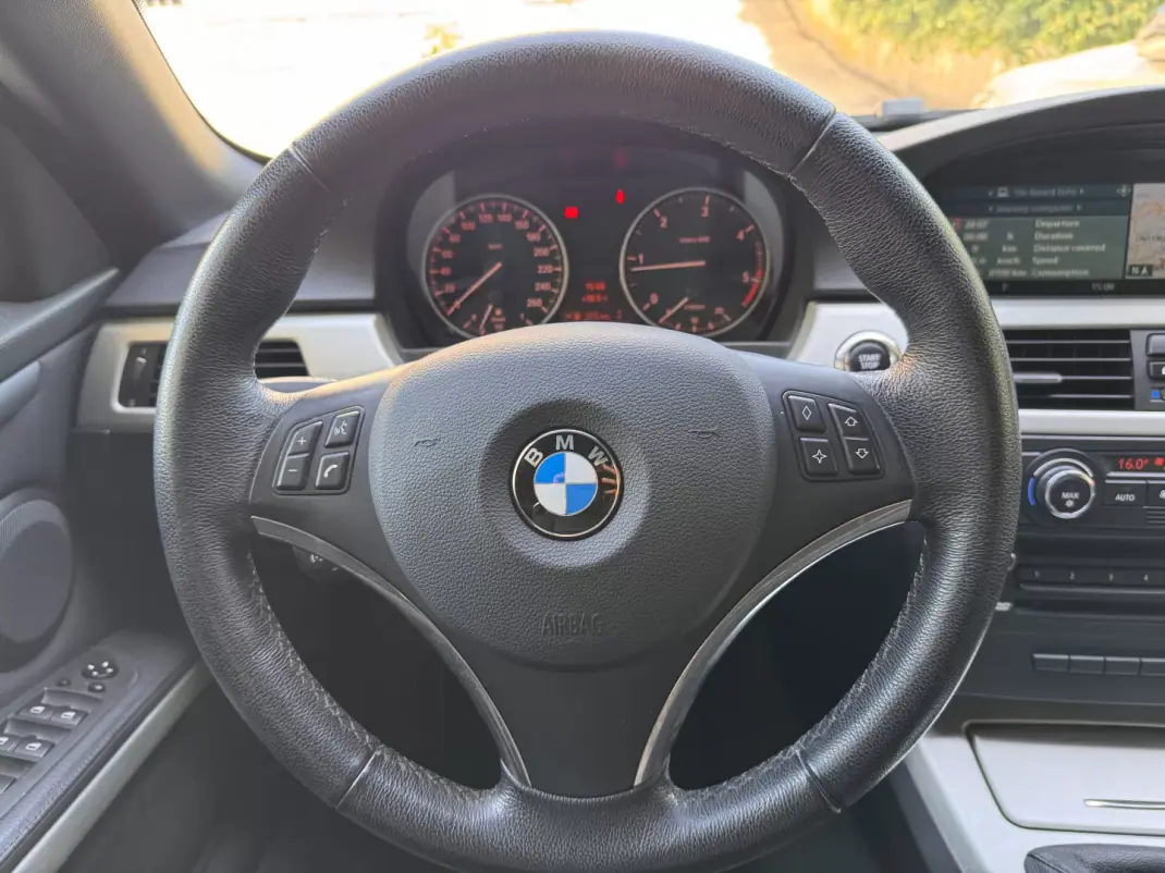 BMW 320 2008 - 14900 EUR, 145342 km - AUTO.MOTO.pt - 145342km - foto 18 de 33