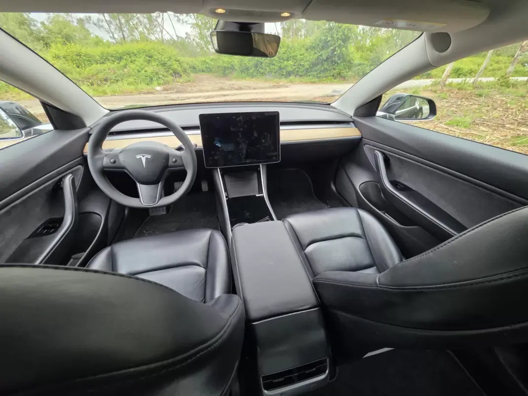 Tesla Model 3 2019 - 23900 EUR, 177000 km - AUTO.MOTO.pt - 177000km - foto 35 de 42
