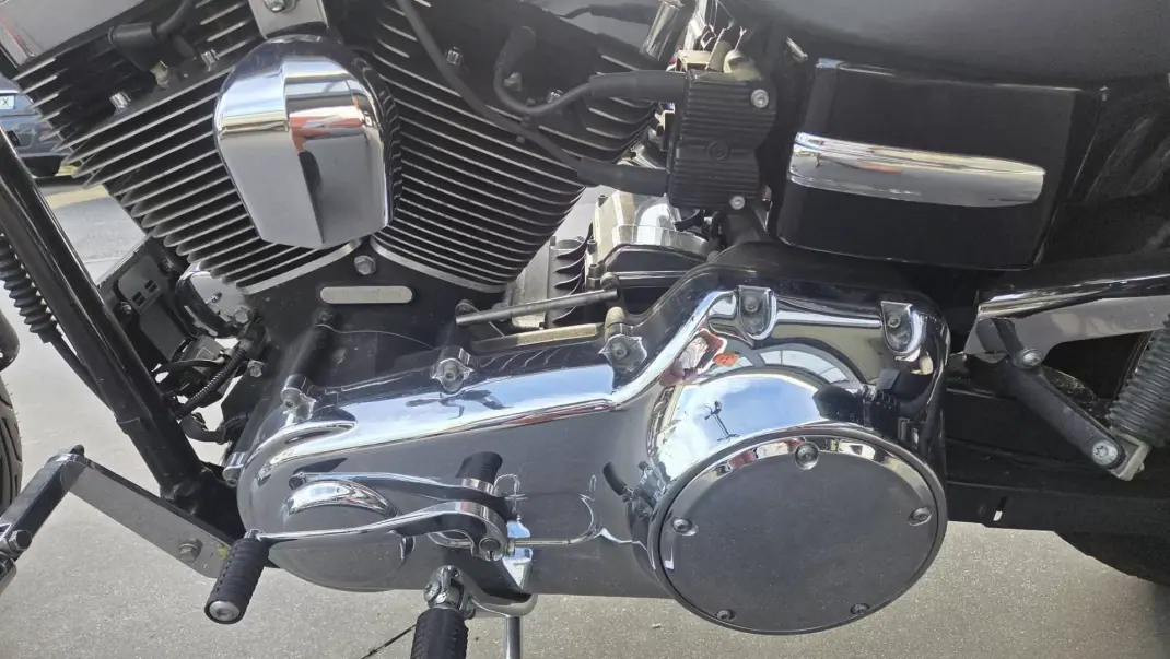 Harley-Davidson Dyna Fat Bob 2012 - 11750 EUR, 45246 km - 45246km - foto 3 de 8