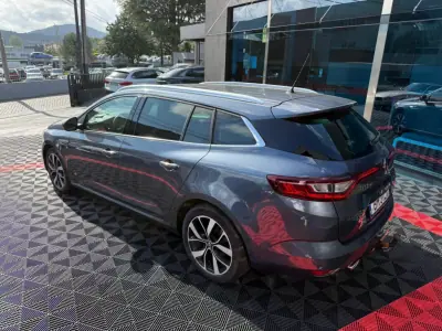 Renault Mégane Sport Tourer 2019 - 15500 EUR, 156000 km - AUTO.MOTO.pt - 156000km - foto 4 de 14