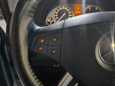 Mercedes-Benz B 200 2005 - 7250 EUR, 226300 km - AUTO.MOTO.pt - 226300km - foto 25 de 33