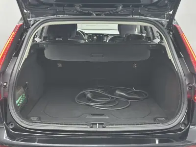 Volvo V60 2023 - 37500 EUR, 75000 km - AUTO.MOTO.pt - 75000km - foto 7 de 38